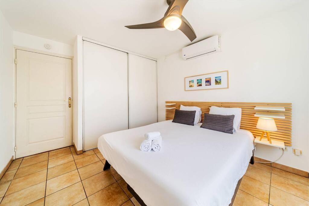 Jade - Appt 2 Chb - 4 Personnes - A 200 M Du Lagon De Saint-Pierre - Residence Avec Belle Piscine Et Parking Prive - Sur Le Front De Mer Et A 2 Pas Du Centre-Ville De St-Pierre Luaran gambar